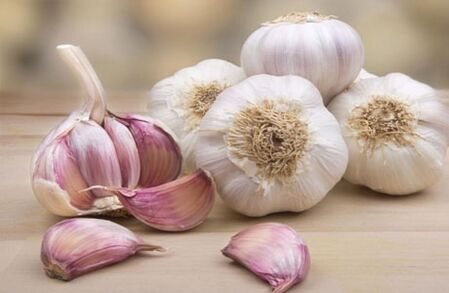 How and how to treat a fungus on your leg nails